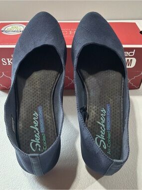 Skechers Women's Size 7.5 Knit Ballet Flats Blue Stretch Fit Slip On Shoe 48885